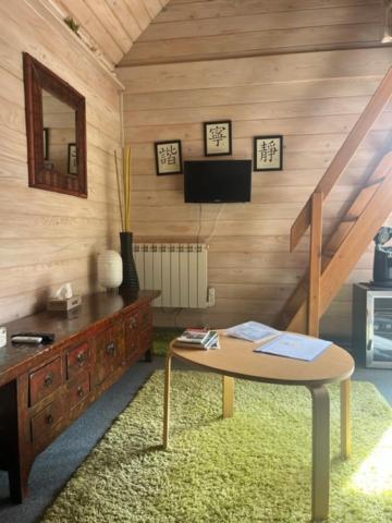 Gite Et Chambre D'Hote Gussignies Εξωτερικό φωτογραφία